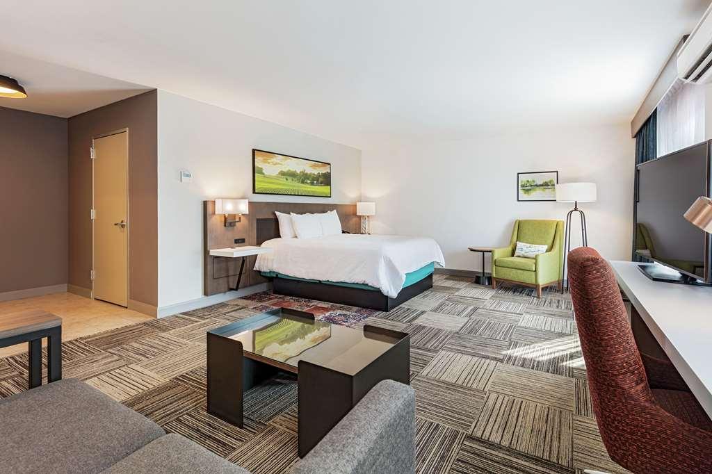 Hilton Garden Inn Davis Downtown Room photo