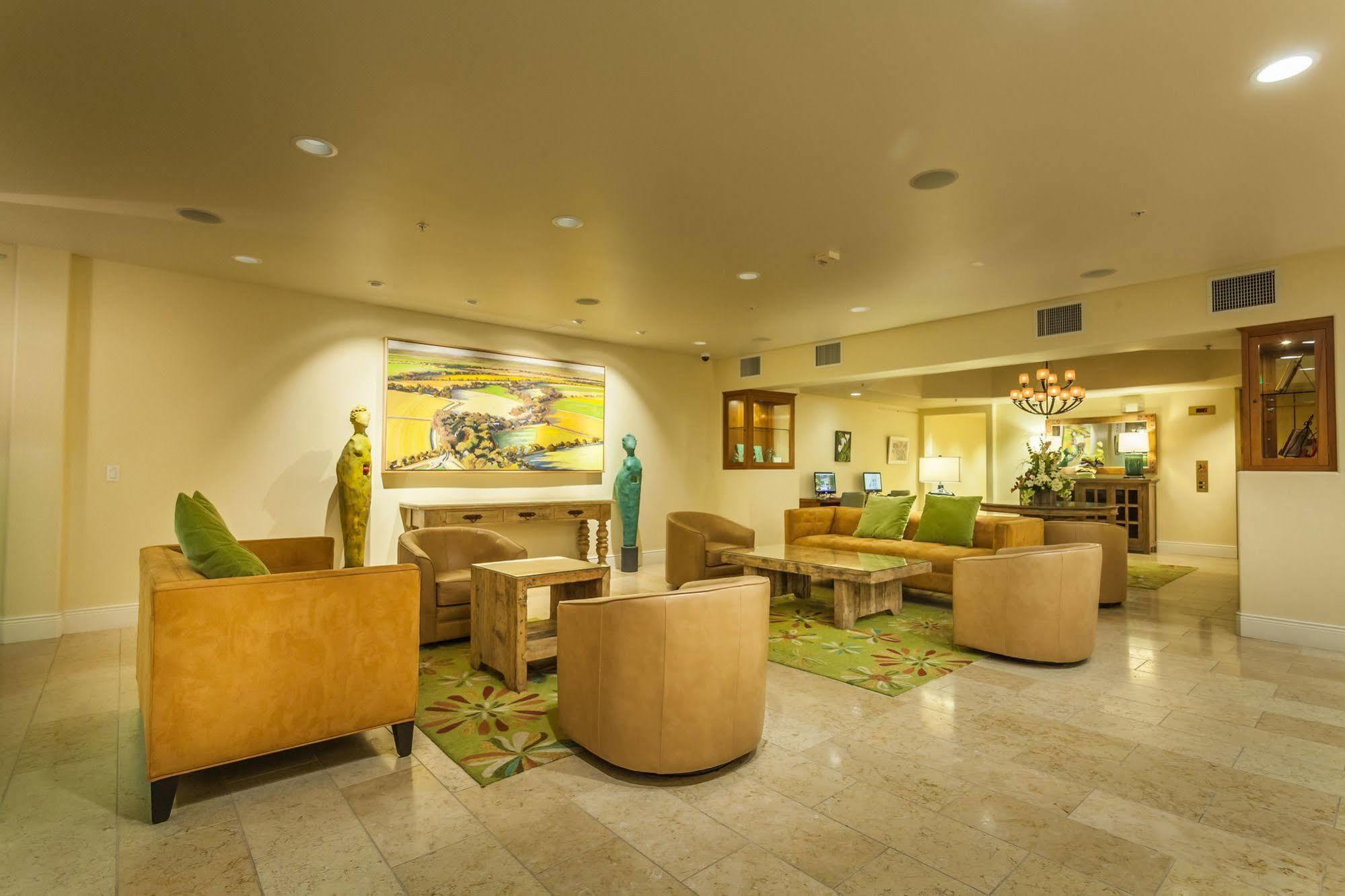 Hilton Garden Inn Davis Downtown Exterior photo